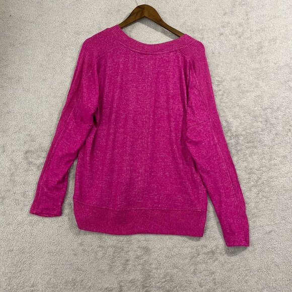 NEW Buffalo Women's M David Bitton Raspberry Long Sleeve V-Neck Cozy Top - Picture 2 of 7